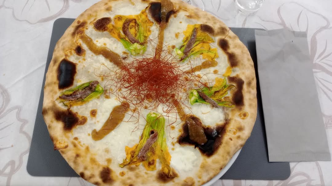 una pizza margherita